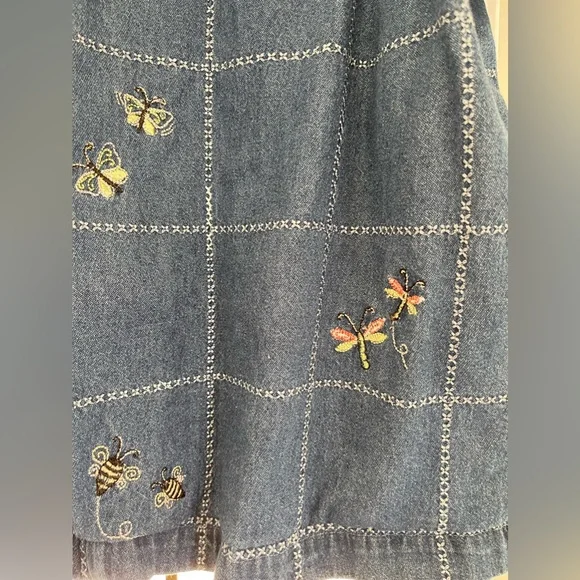 Embroidered Button-Up - Picture 5 of 6